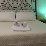 House Nel Cuore Di דירה