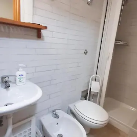 House Nel Cuore Di Барі